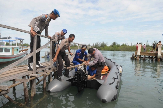 Hari kedua pencarian AirAsia, Basarnas sisir Pulau Nangka