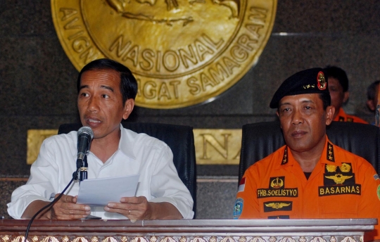 Jokowi minta rakyat Indonesia doakan pencarian AirAsia QZ8501