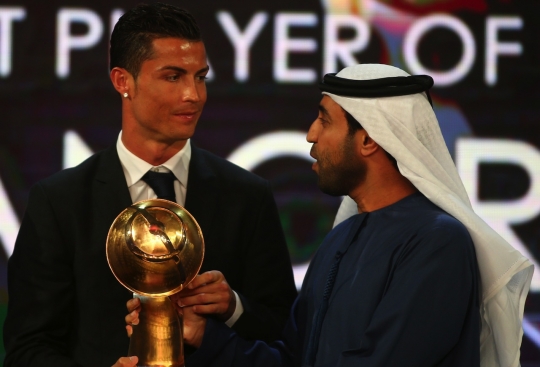 Raih trofi Globe Soccer Awards, CR7 jadi pemain terbaik 2014