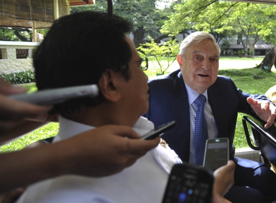 Sofyan Djalil ajak George Soros keliling Kantor Kepresidenan