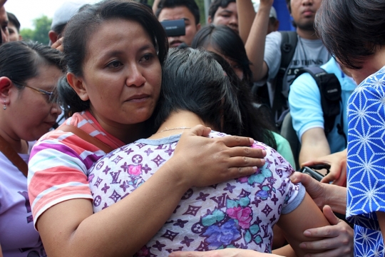 Ditemukan mayat di laut, keluarga korban AirAsia banyak pingsan