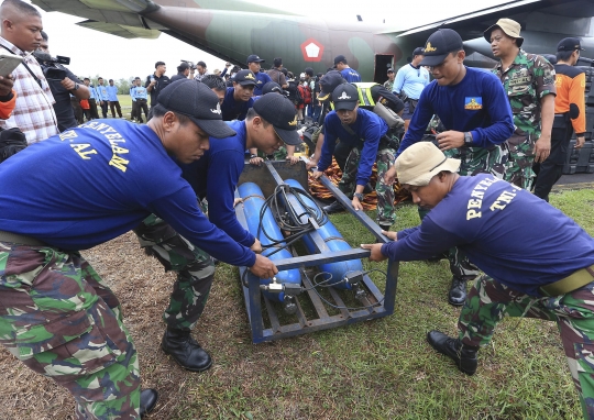 Cari AirAsia di bawah laut, TNI AL siapkan peralatan selam