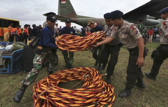 Cari AirAsia di bawah laut, TNI AL siapkan peralatan selam