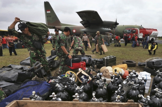 Cari AirAsia di bawah laut, TNI AL siapkan peralatan selam