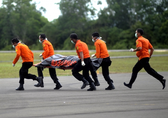 Dua jenazah AirAsia tiba di Bandara Iskandar, Pangkalanbun