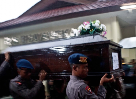 Jenazah Hayati Lutfiah, korban AirAsia diserahkan ke keluarga