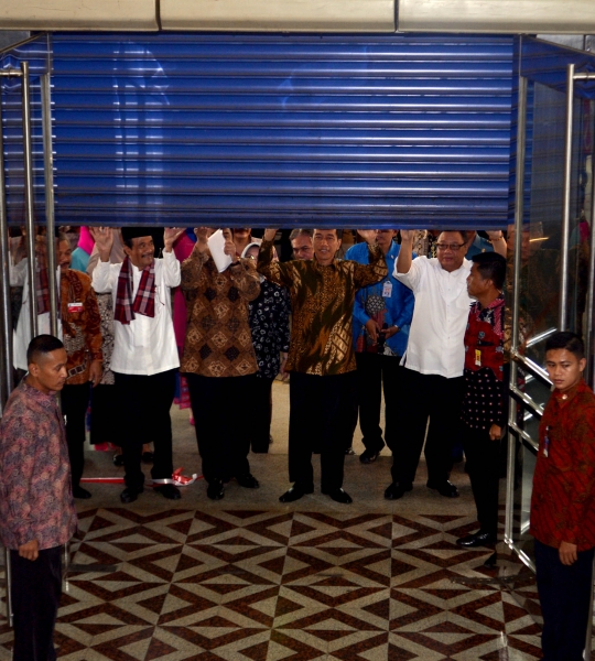 Presiden Jokowi buka perdagangan awal tahun di Pasar Tanah Abang