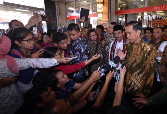 Presiden Jokowi buka perdagangan awal tahun di Pasar Tanah Abang