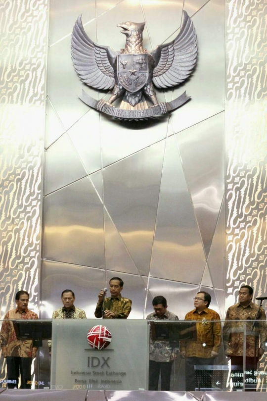 Jokowi buka perdagangan pasar modal perdana 2015 di BEJ