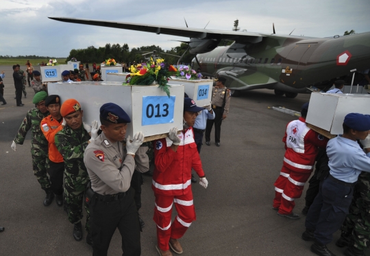 10 Jenazah AirAsia diterbangkan ke Surabaya