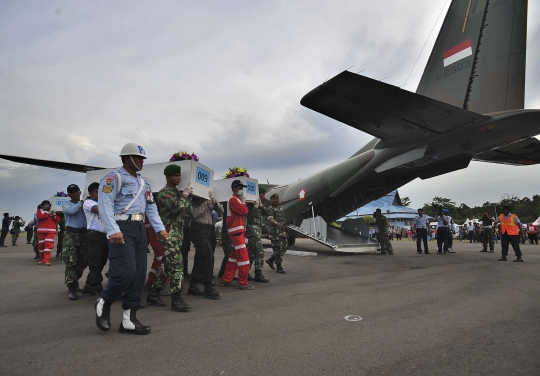 10 Jenazah AirAsia diterbangkan ke Surabaya