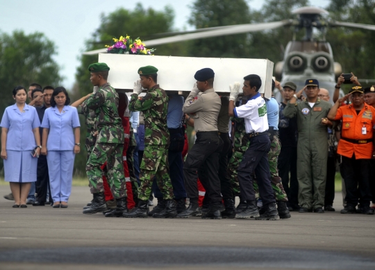 10 Jenazah AirAsia diterbangkan ke Surabaya