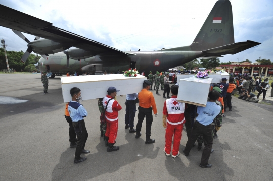 12 Jenazah AirAsia kembali diterbangkan ke Surabaya