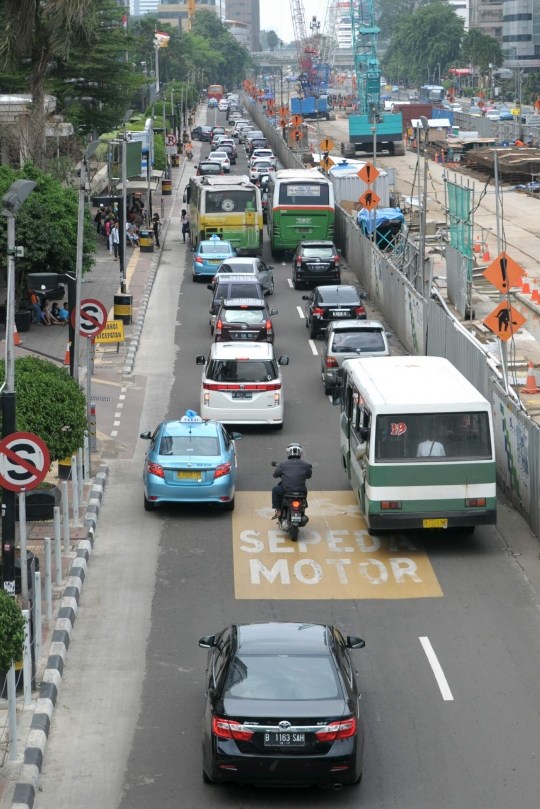 Sepeda motor masih nekat terobos Jalan Thamrin