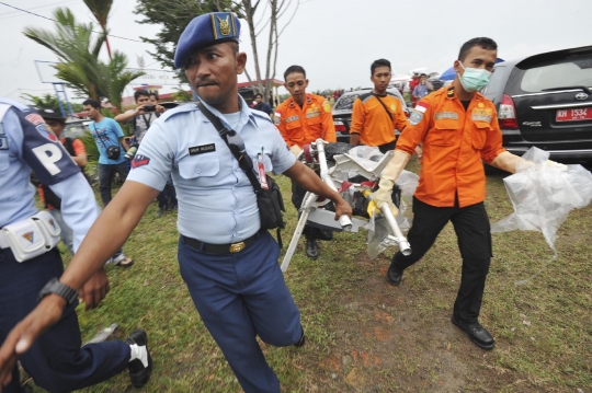 Tim SAR temukan kursi pesawat AirAsia QZ8501