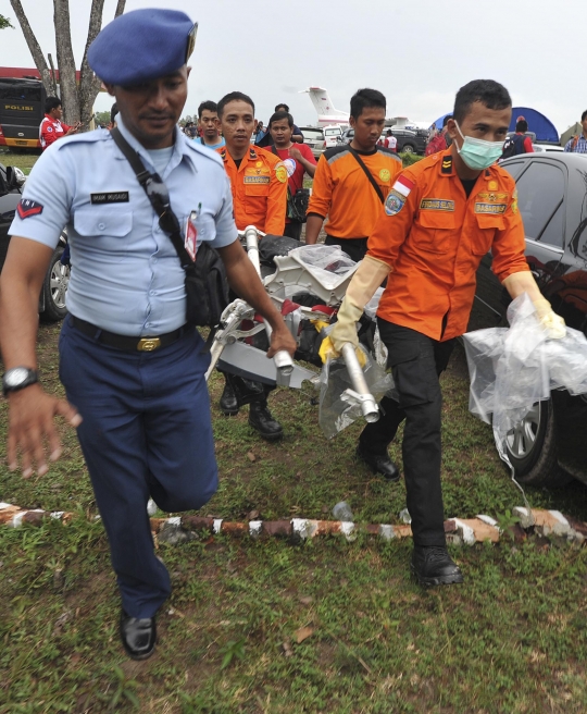 Tim SAR temukan kursi pesawat AirAsia QZ8501