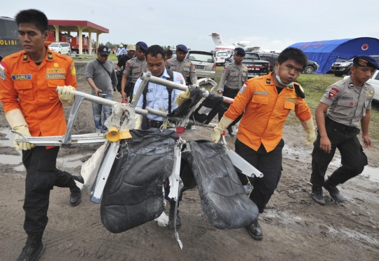 Tim SAR temukan kursi pesawat AirAsia QZ8501