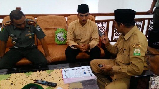 Anggota TNI AD masuk Islam di Masjid Baiturahman Aceh