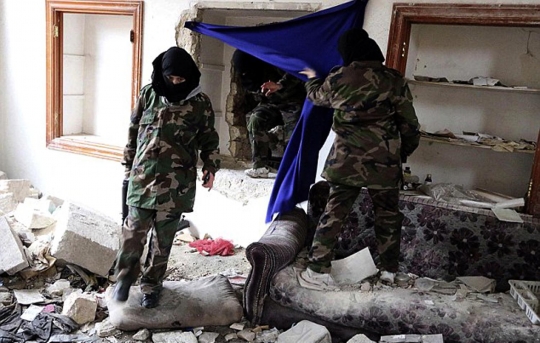Aksi heroik tentara wanita bantu pasukan pembebas Suriah