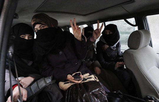 Aksi heroik tentara wanita bantu pasukan pembebas Suriah