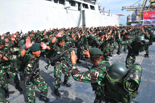 Aksi pasukan Infanteri 303 Raider sebelum berangkat ke Papua