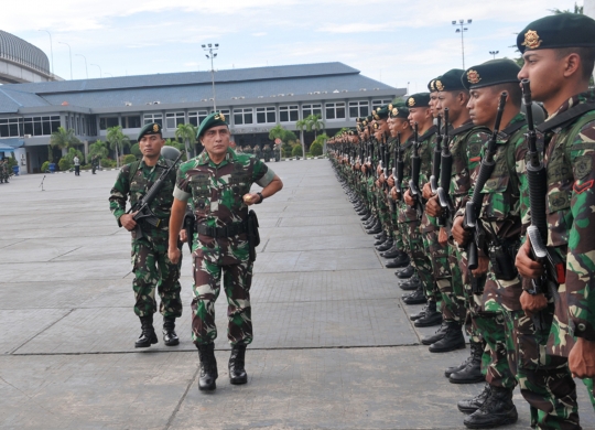 Aksi pasukan Infanteri 303 Raider sebelum berangkat ke Papua