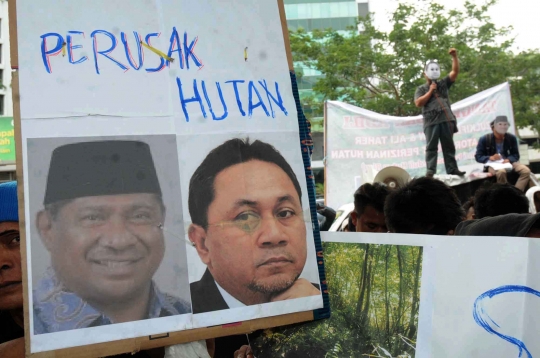 Demo mafia hutan, aktivis minta KPK tangkap Zulkifli Hasan