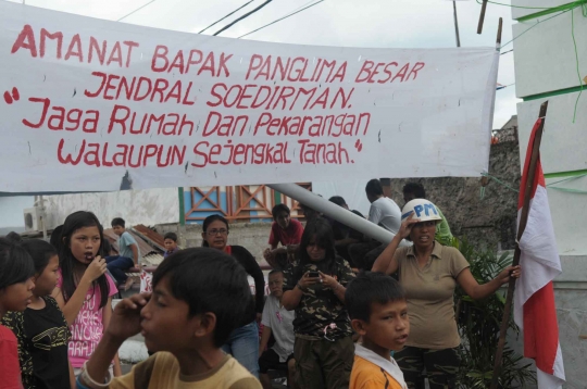 Tolak penggusuran, warga blokade kompleks Batalyon Siliwangi