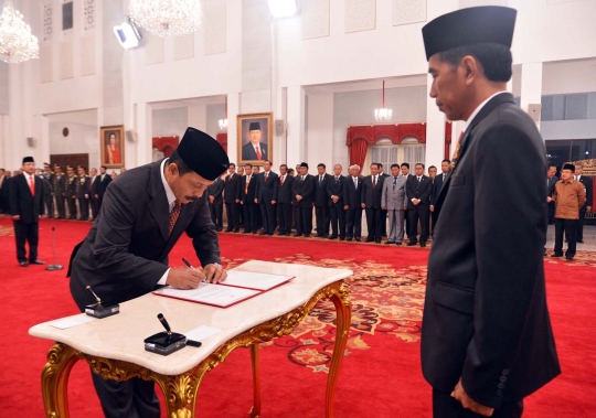 Jokowi lantik I Dewa Gede Palguna sebagai hakim MK