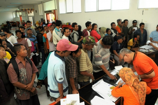 Cairkan dana PSKS, warga Jakarta Selatan antre hingga 5 jam