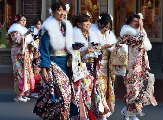 Gaya wanita cantik Jepang berkimono rayakan Hari Kedewasaan