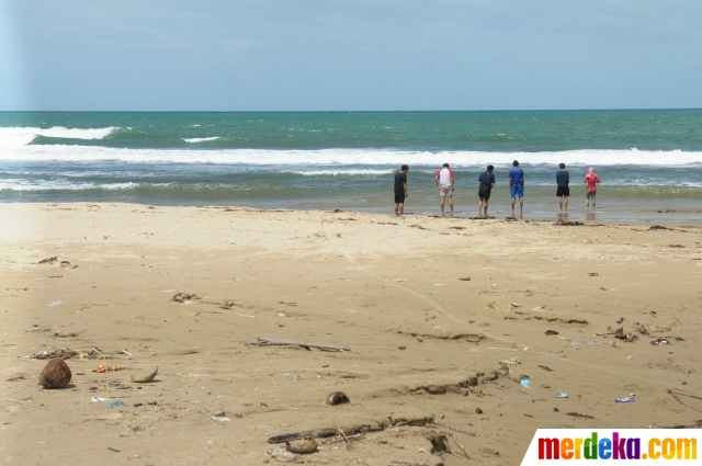  Foto  Panorama menakjubkan Pantai  Tanjung Layar di 