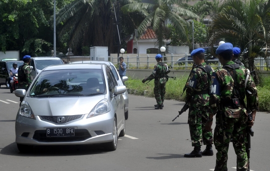 Warga dan Marinir kompak hadang eksekusi lahan TNI AL di Jakut