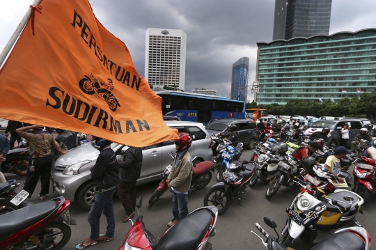 Pemotor Sudirman tolak larangan melintas di Jalan MH Thamrin