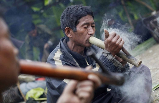 Potret Suku Naga di Myanmar, hidup mengandalkan sungai dan opium