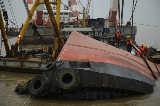 Kapal tunda tenggelam di China, 20 orang hilang