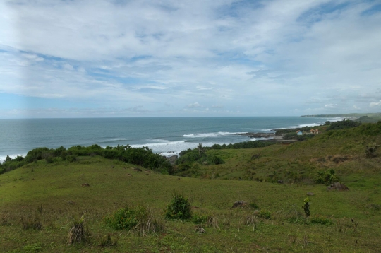 Menjelajahi keeksotisan pantai wisata di pesisir Garut