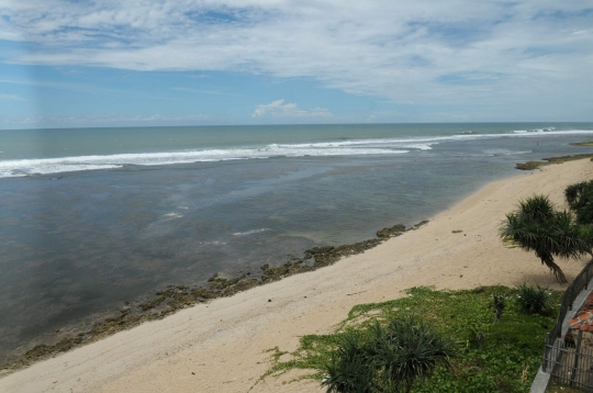 Menjelajahi keeksotisan pantai wisata di pesisir Garut