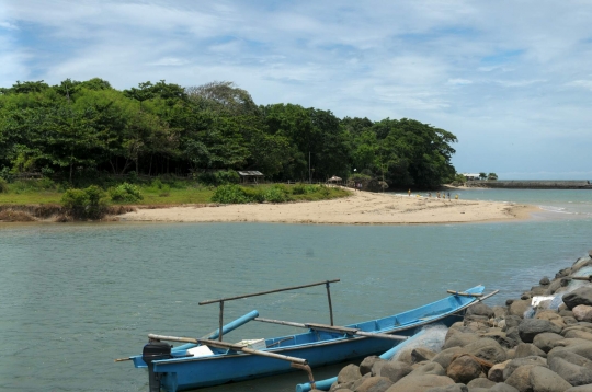 Menjelajahi keeksotisan pantai wisata di pesisir Garut