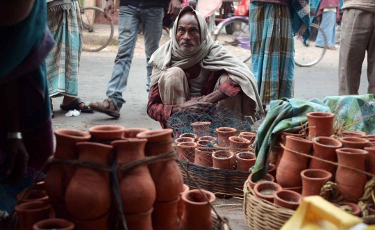 Menengok pembuatan Jaggery, minuman alkohol dari kurma khas India