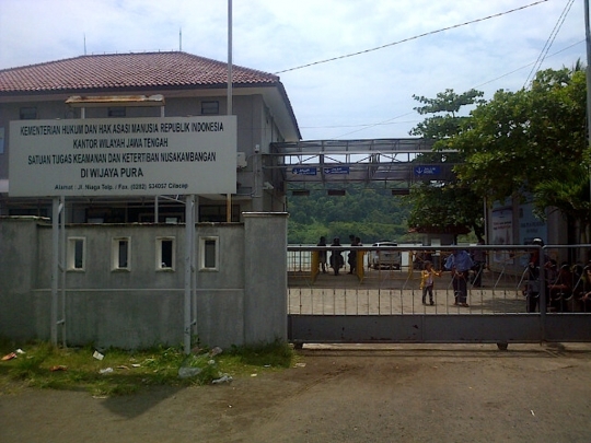 Suasana dermaga Wijaya Pura di Cilacap, jelang eksekusi mati