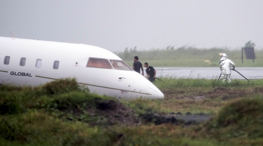 Cuaca buruk, jet pribadi pembantu Presiden Filipina tergelincir