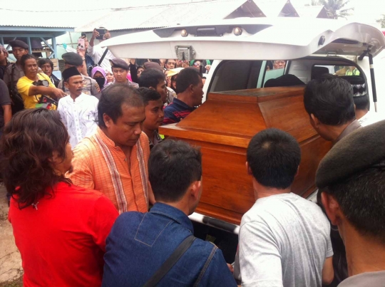 Tiba di Cianjur, Rani langsung dimakamkan di samping pusara ibunda