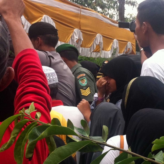 Tiba di Cianjur, Rani langsung dimakamkan di samping pusara ibunda