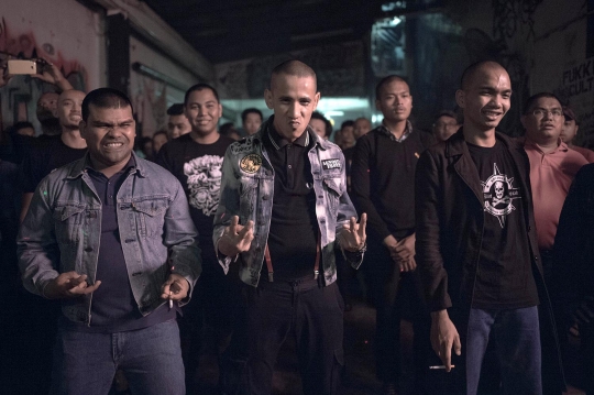 Gaya anak Skinhead di Malaysia saat berpesta pora