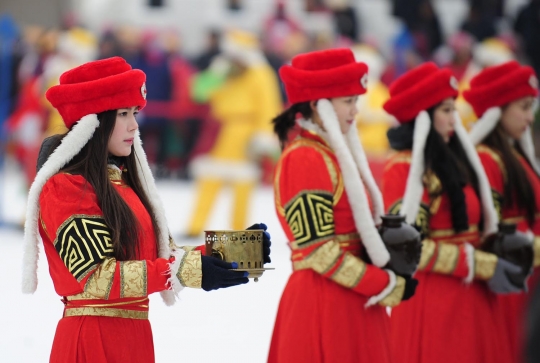 Wanita cantik Dinasti Liao ramaikan festival memancing di China