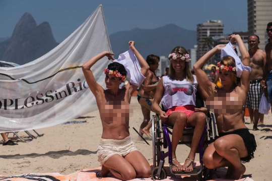 Protes larangan bertelanjang dada, cewek Brasil nekat umbar payudara