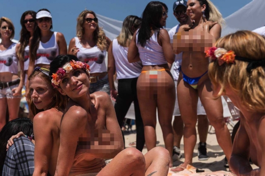Protes larangan bertelanjang dada, cewek Brasil nekat umbar payudara