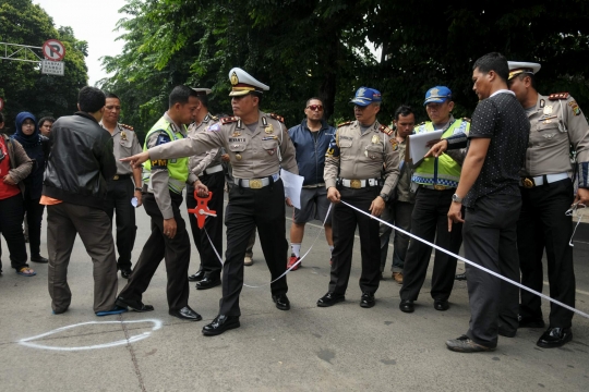 Olah TKP Outlander maut, Jalan Arteri Pondok Indah macet parah