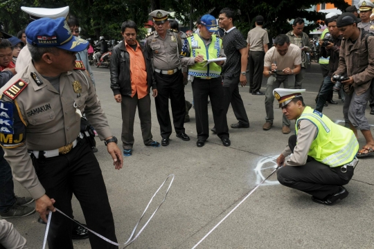 Olah TKP Outlander maut, Jalan Arteri Pondok Indah macet parah